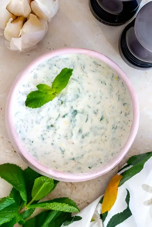 Garlic and Mint Yogurt Dip